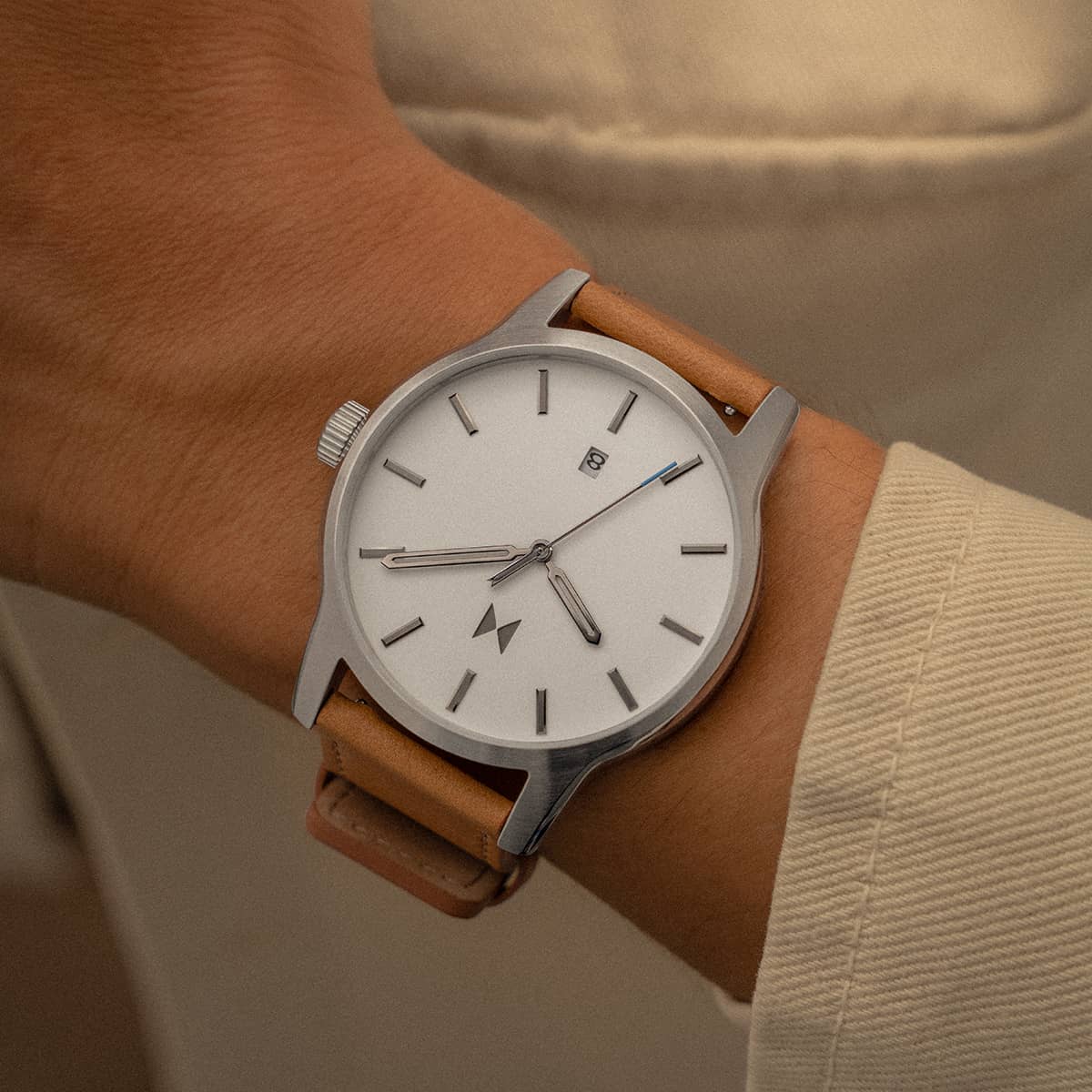 Classic II Camel Tan 44mm