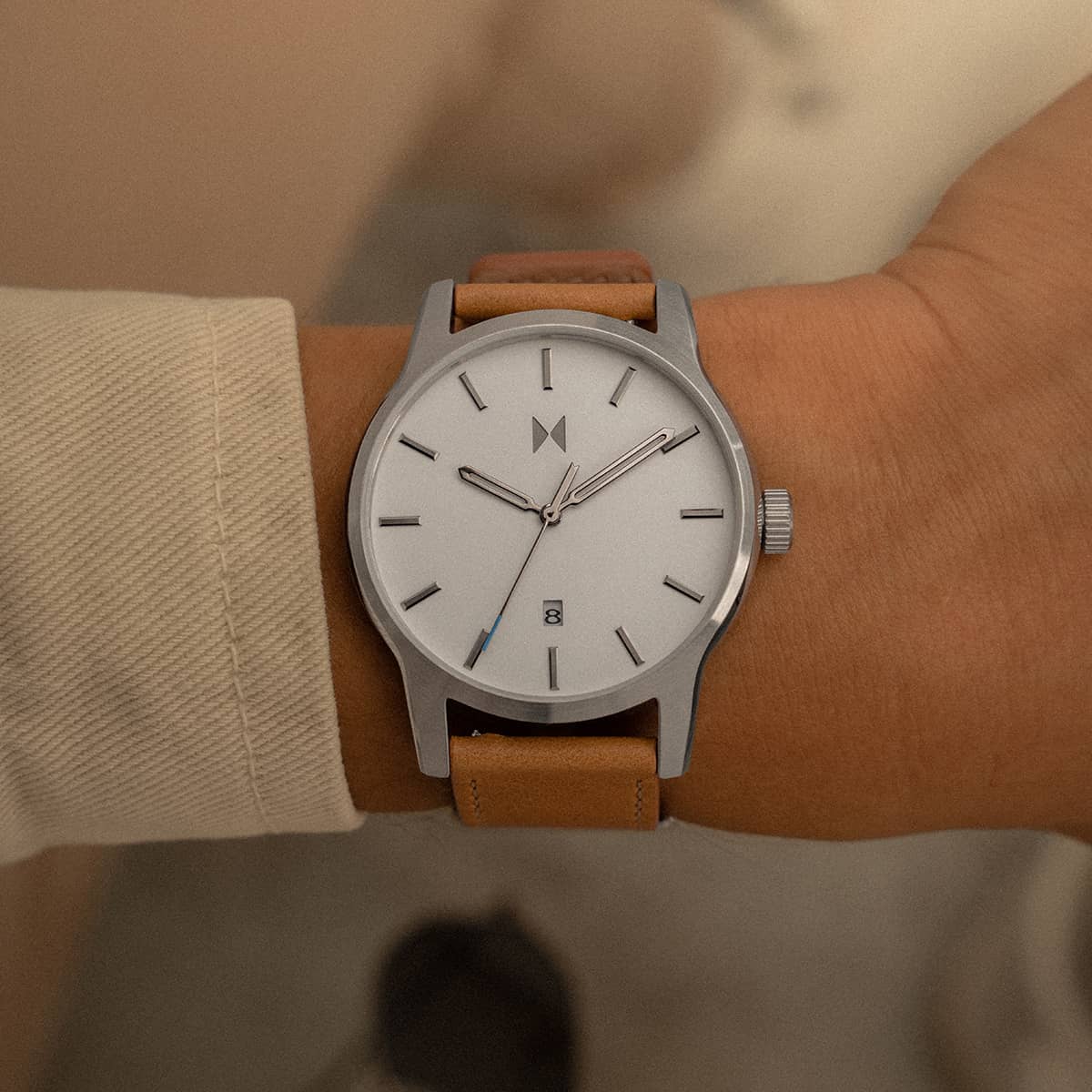 Classic II Camel Tan 44mm