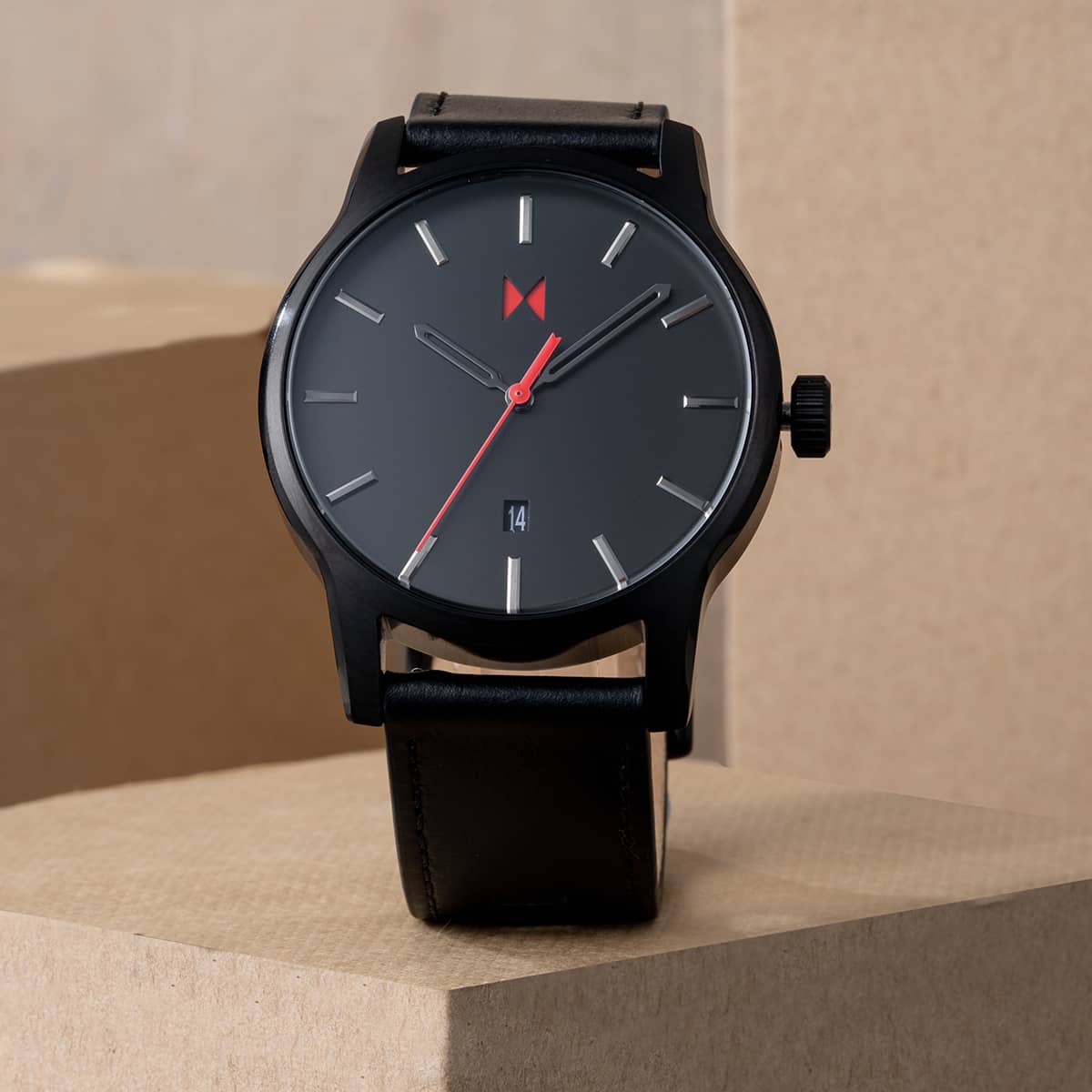 Classic II Jet Black Leather 44mm