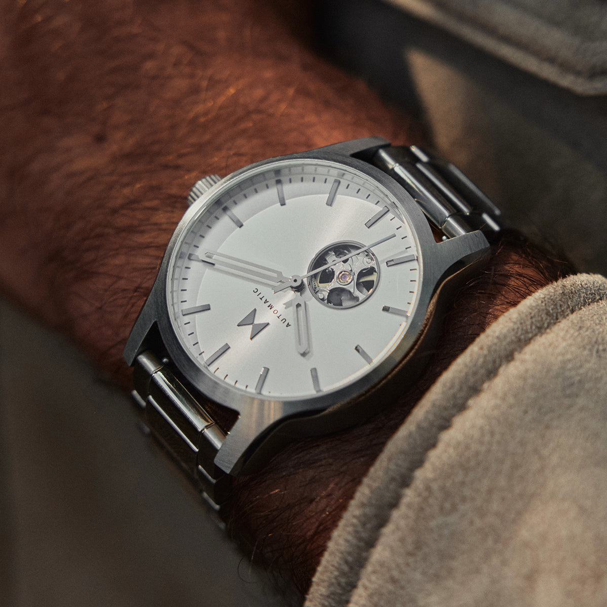 Classic II Automatic Skyline Silver 44mm
