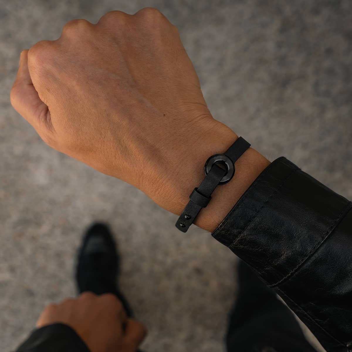 Circuit Leather Wrap Black