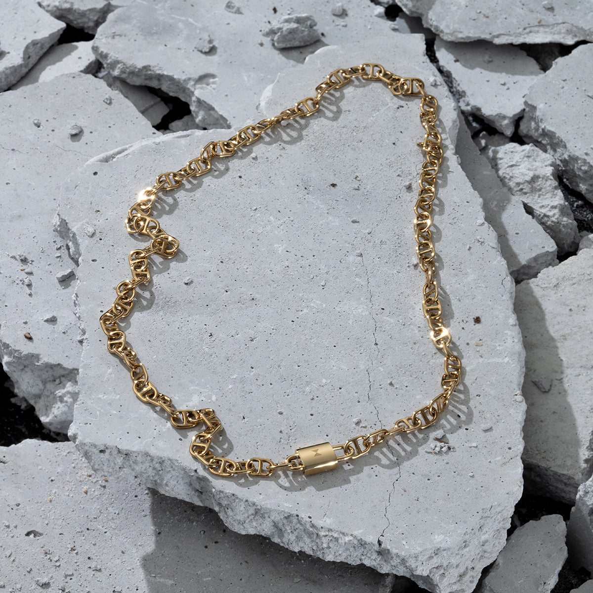Anchor Chain Necklace Gold
