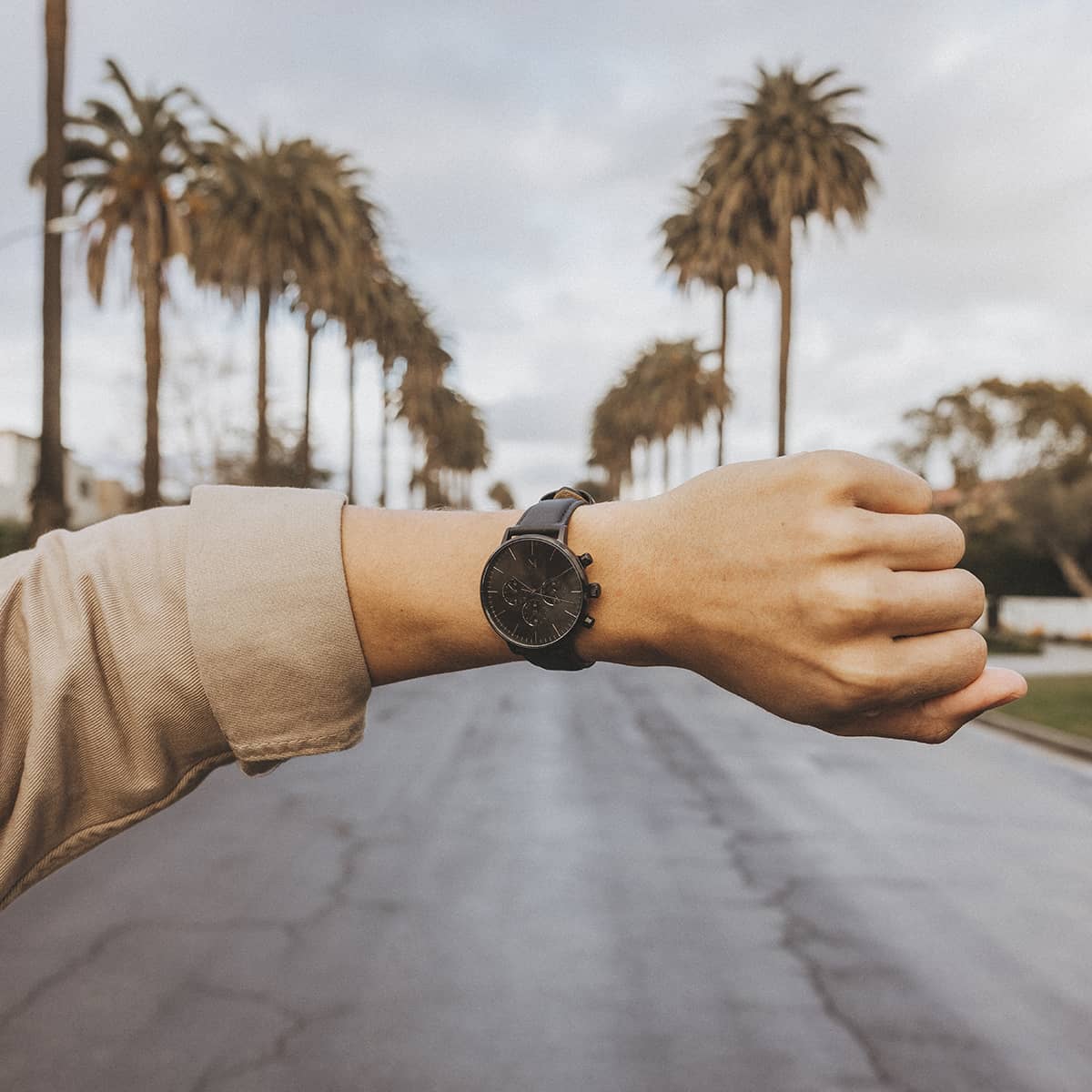 Legacy Traveler Panther Black 42mm