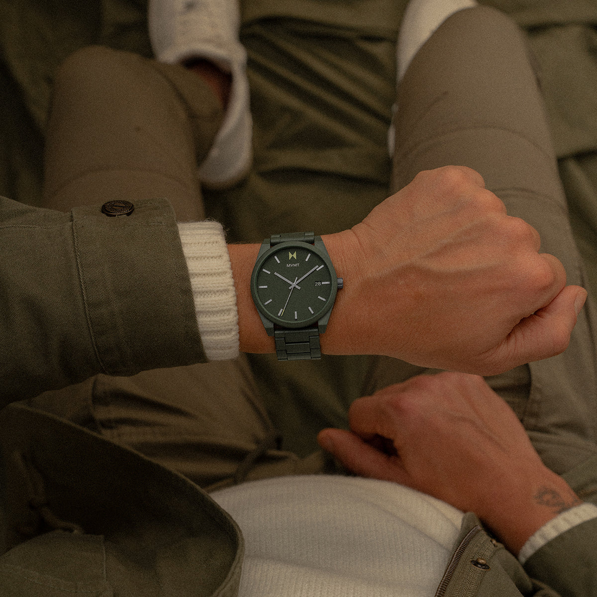 Element Ceramic Matte Green 43mm