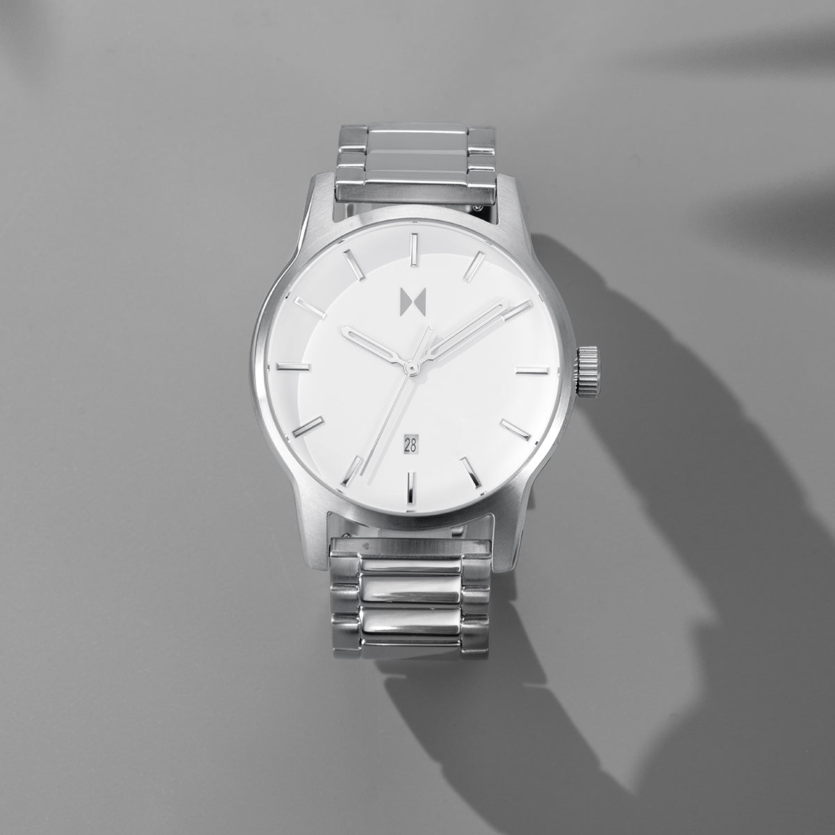 Classic II Moon Silver 44mm