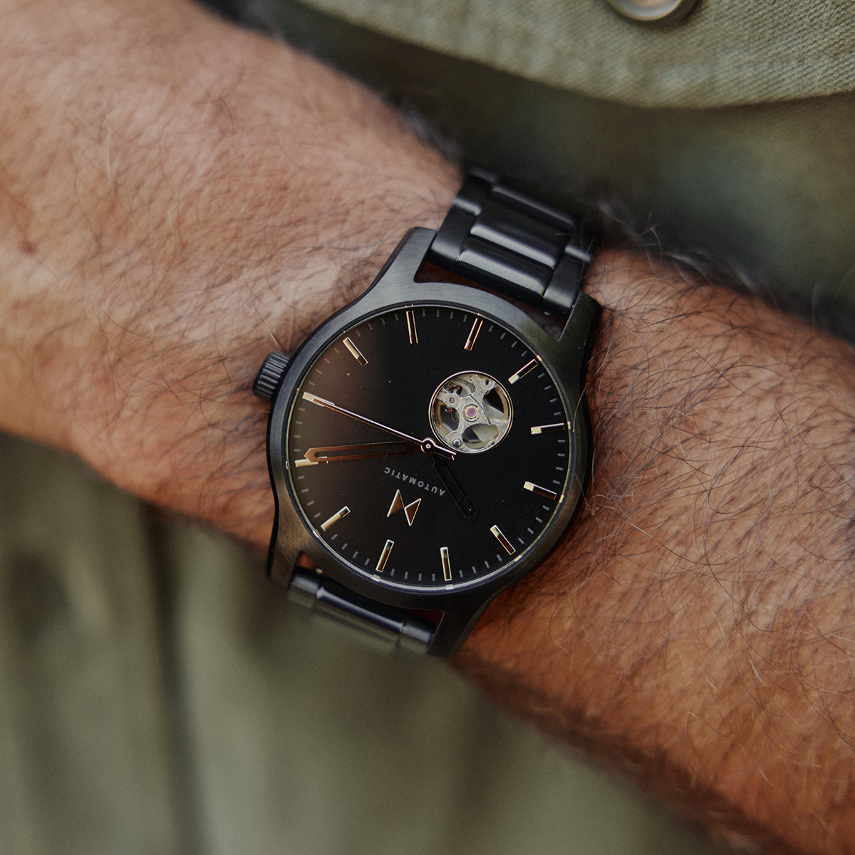 Classic II Automatic Empire Black 44mm