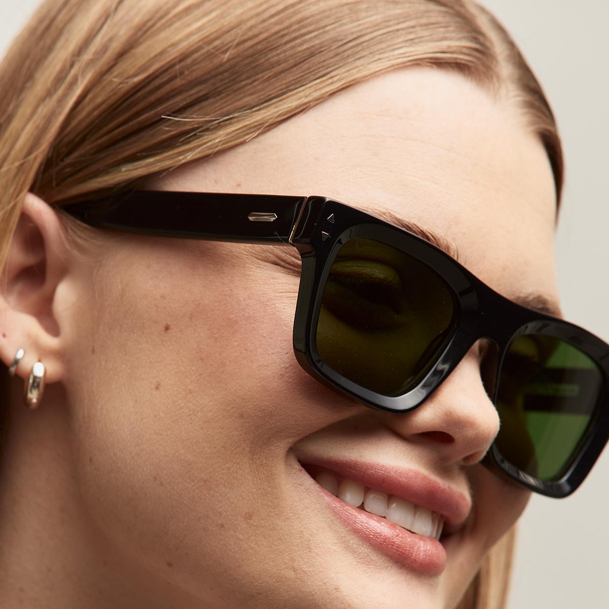Vista Square Sunglasses Black Frame Green Lenses