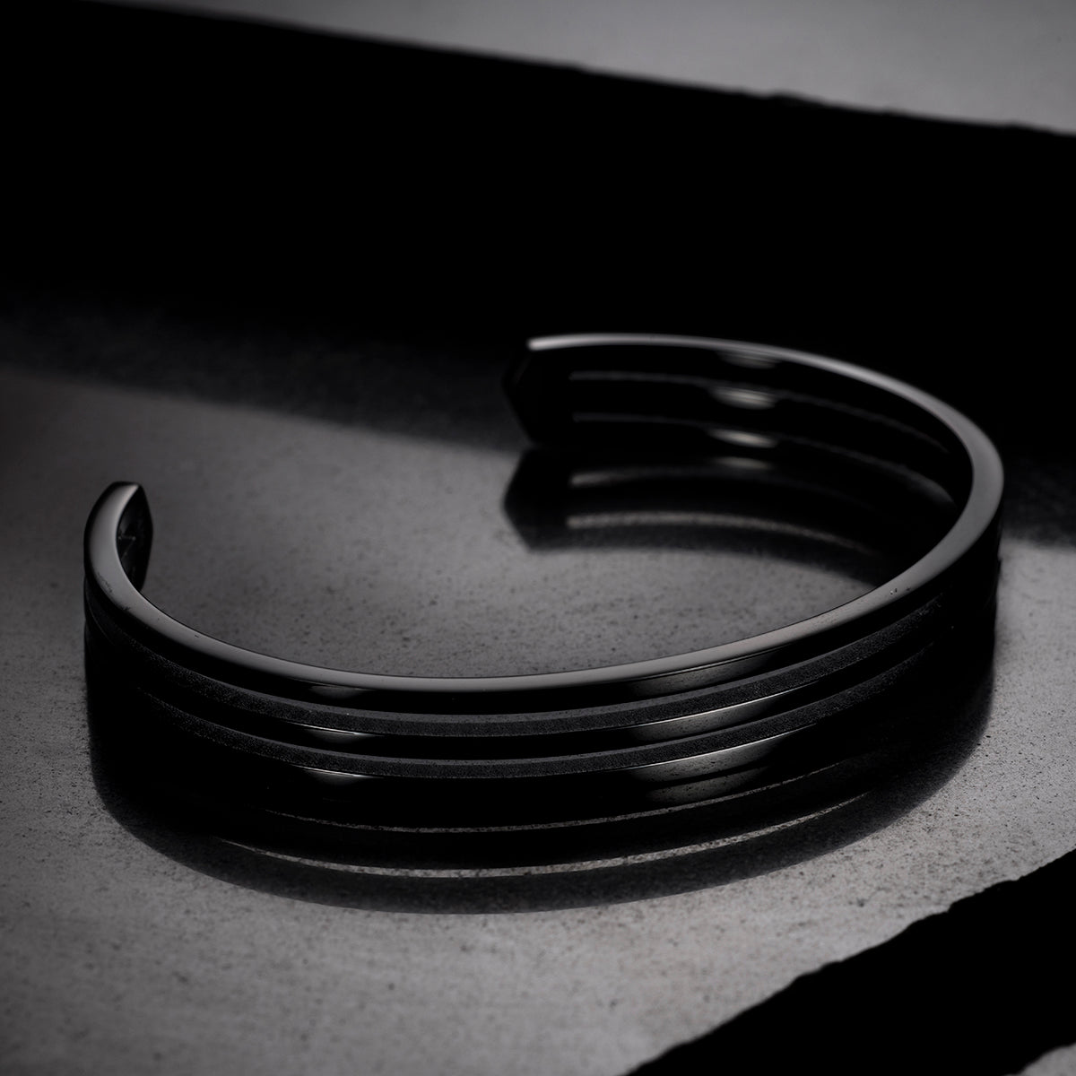 Open Concept Cuff Black