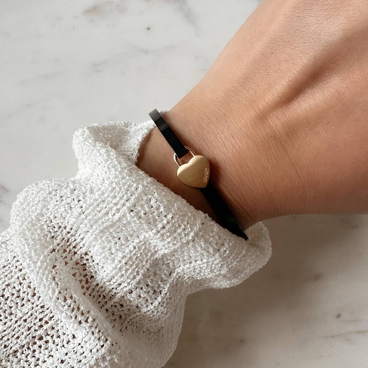 Heartlock Bangle Black