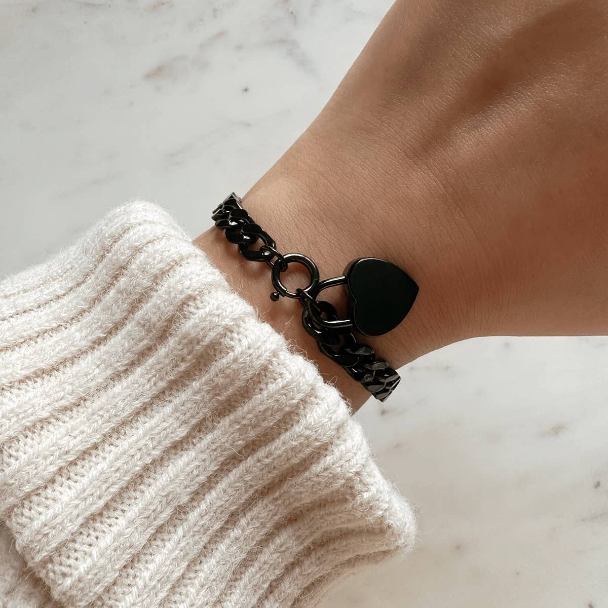 Chunky Heartlock Chain Bracelet Black