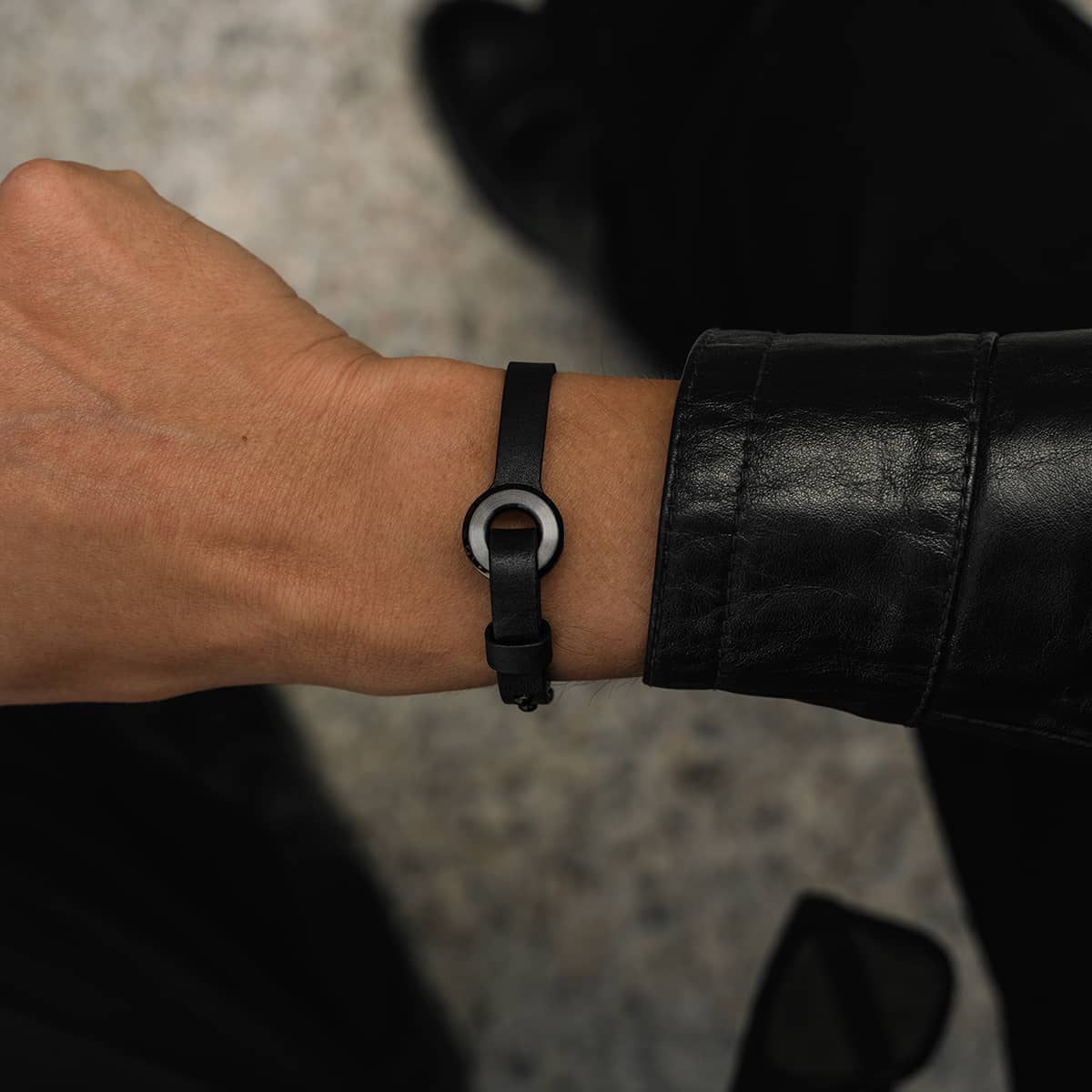 Circuit Leather Wrap Black
