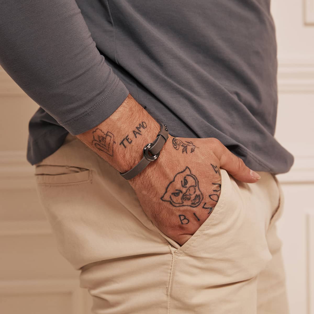 Circuit Leather Wrap Grey