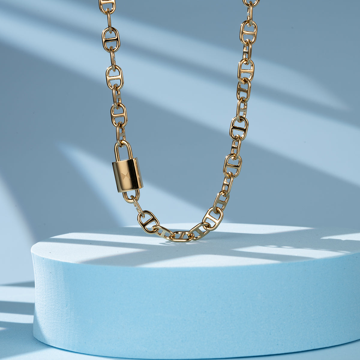 Anchor Chain Necklace Gold