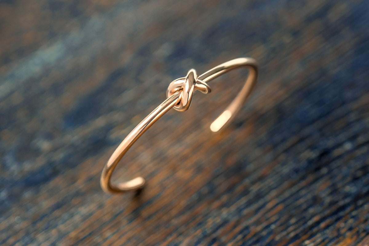Knot Cuff Gold